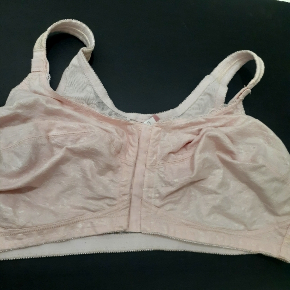 🥥ComfortChoice Soft Pink Comfort Bra with Wide Straps Bralette